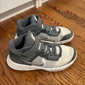 Boys kyrie sneakers
